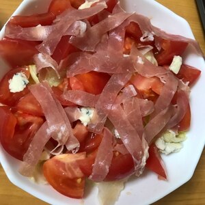 オリーブオイルで食べる★生ハムとチーズのサラダ